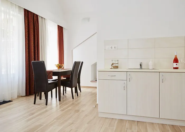 Astoria 3*