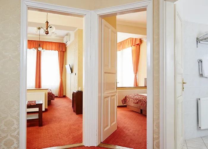 Astoria Otel 3*